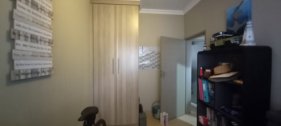 To Let 2 Bedroom Property for Rent in Moregloed Gauteng