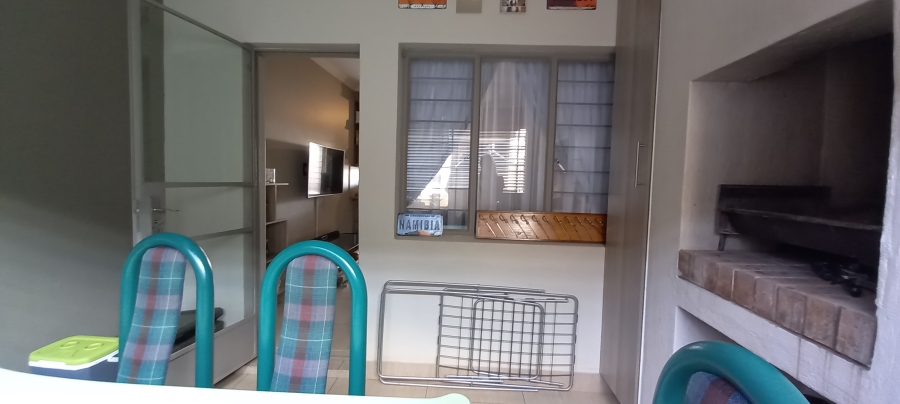 To Let 2 Bedroom Property for Rent in Moregloed Gauteng