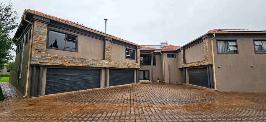 4 Bedroom Property for Sale in Three Rivers East Gauteng