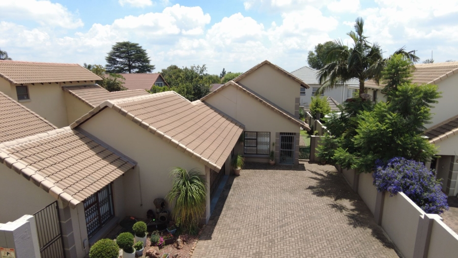 5 Bedroom Property for Sale in Terenure Gauteng