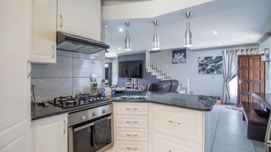 5 Bedroom Property for Sale in Terenure Gauteng