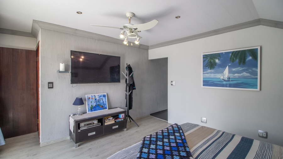5 Bedroom Property for Sale in Terenure Gauteng