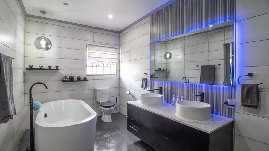5 Bedroom Property for Sale in Terenure Gauteng