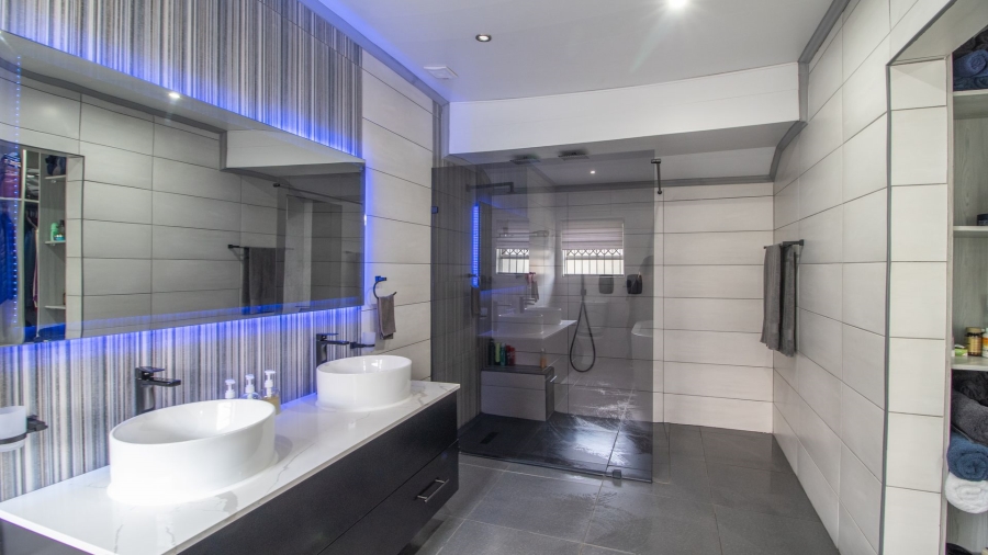 5 Bedroom Property for Sale in Terenure Gauteng