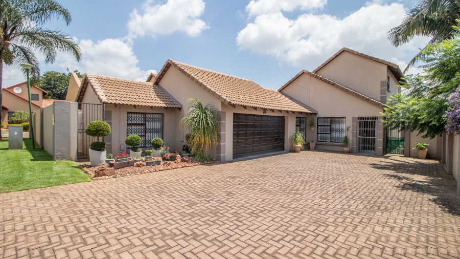 5 Bedroom Property for Sale in Terenure Gauteng