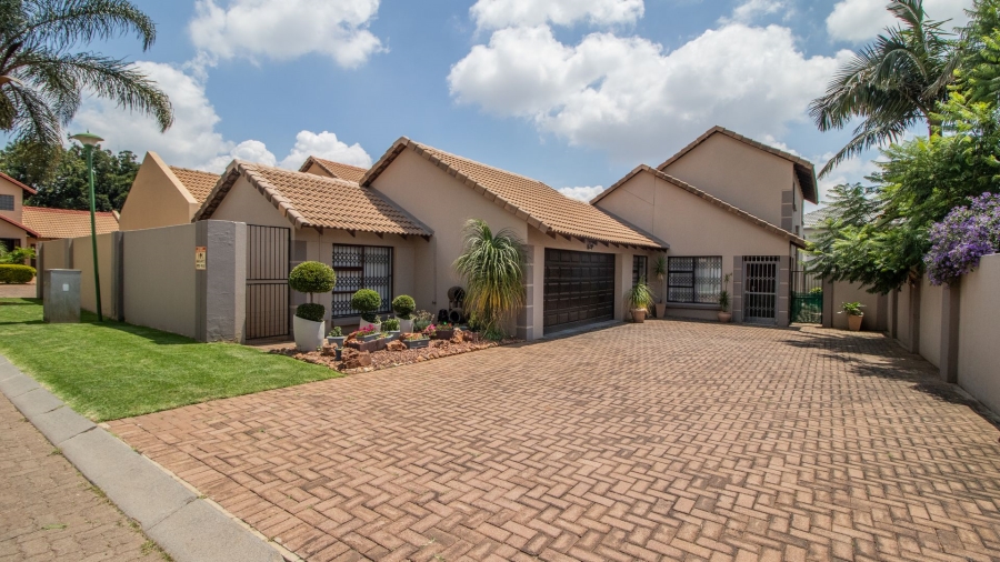 5 Bedroom Property for Sale in Terenure Gauteng