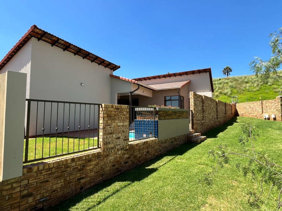 To Let 3 Bedroom Property for Rent in Chancliff A H Gauteng