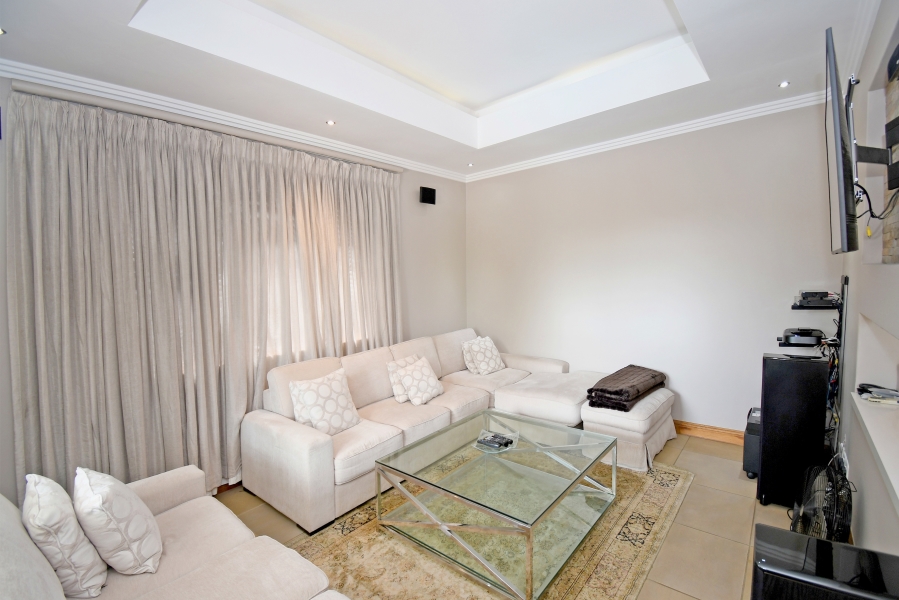 To Let 4 Bedroom Property for Rent in Waterfall Country Village Gauteng