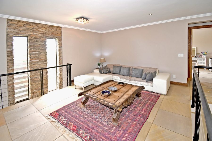 To Let 4 Bedroom Property for Rent in Waterfall Country Village Gauteng