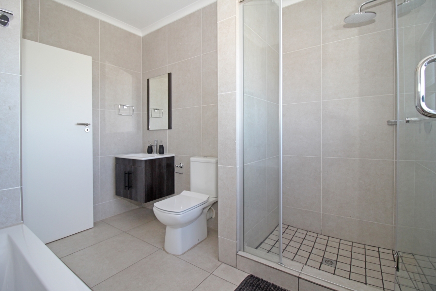 3 Bedroom Property for Sale in Greenstone Hill Gauteng