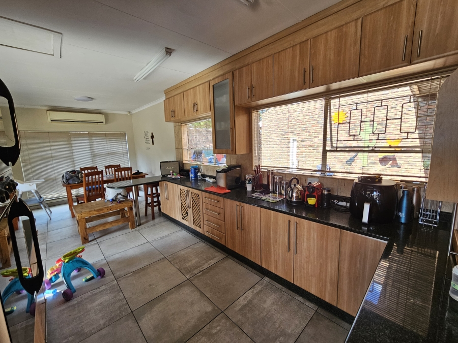 5 Bedroom Property for Sale in Vanderbijlpark SE 2 Gauteng