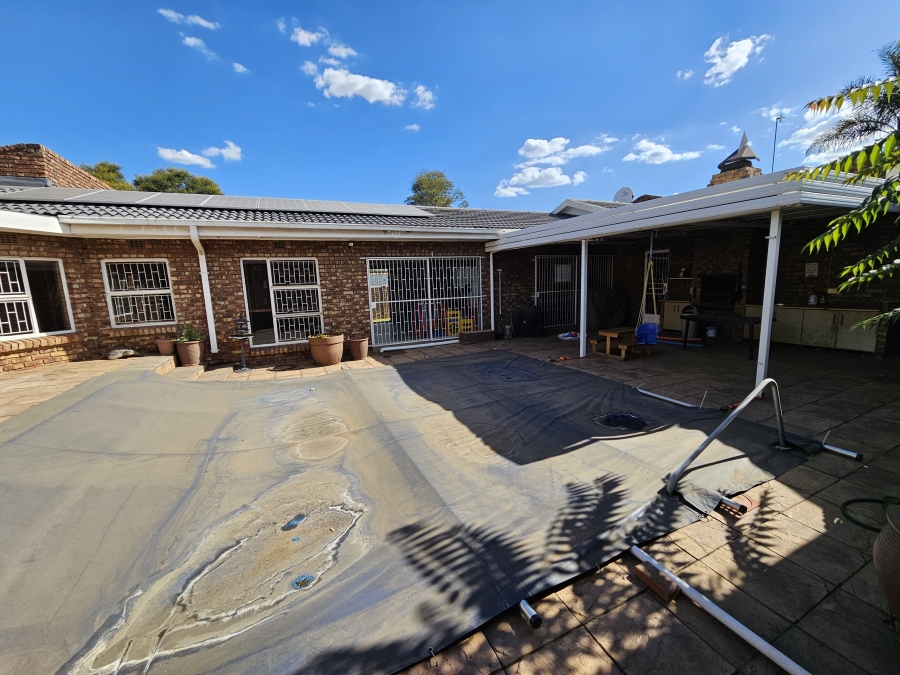 5 Bedroom Property for Sale in Vanderbijlpark SE 2 Gauteng