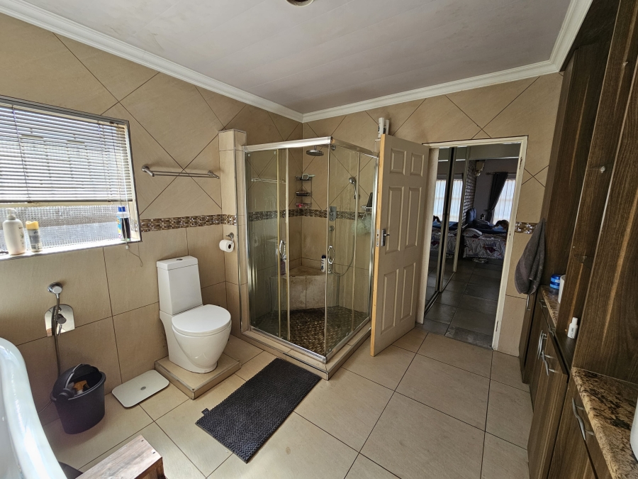 5 Bedroom Property for Sale in Vanderbijlpark SE 2 Gauteng