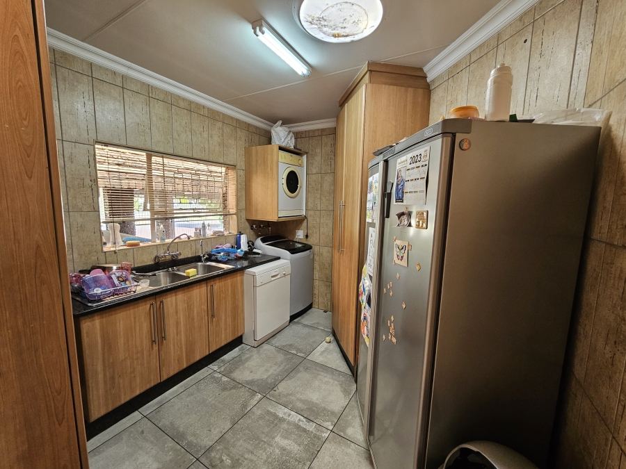 5 Bedroom Property for Sale in Vanderbijlpark SE 2 Gauteng