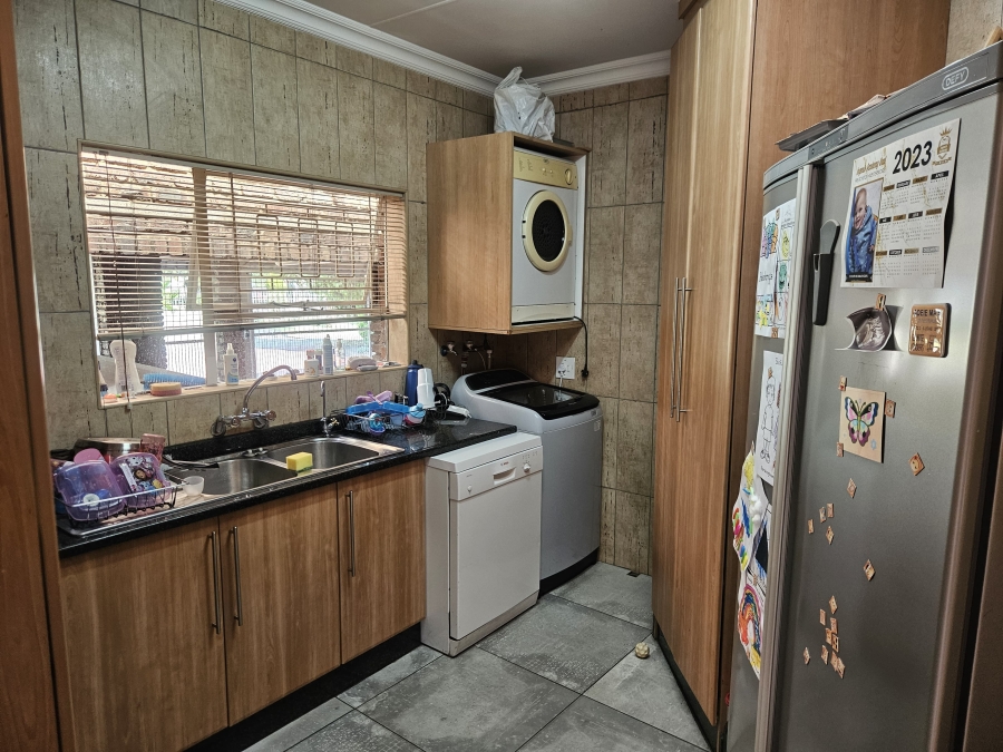 5 Bedroom Property for Sale in Vanderbijlpark SE 2 Gauteng