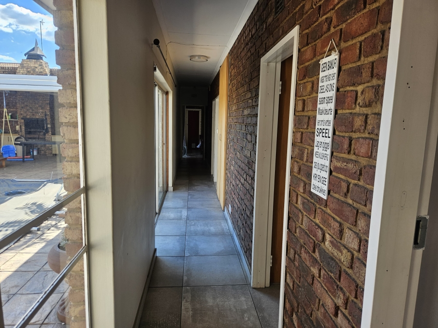 5 Bedroom Property for Sale in Vanderbijlpark SE 2 Gauteng