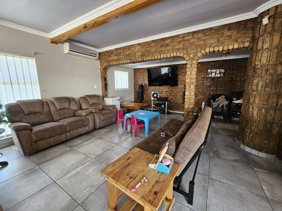 5 Bedroom Property for Sale in Vanderbijlpark SE 2 Gauteng