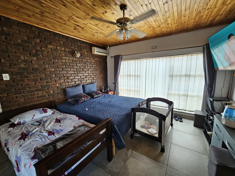 5 Bedroom Property for Sale in Vanderbijlpark SE 2 Gauteng