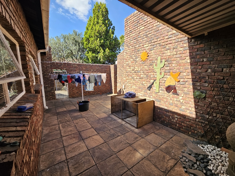 5 Bedroom Property for Sale in Vanderbijlpark SE 2 Gauteng