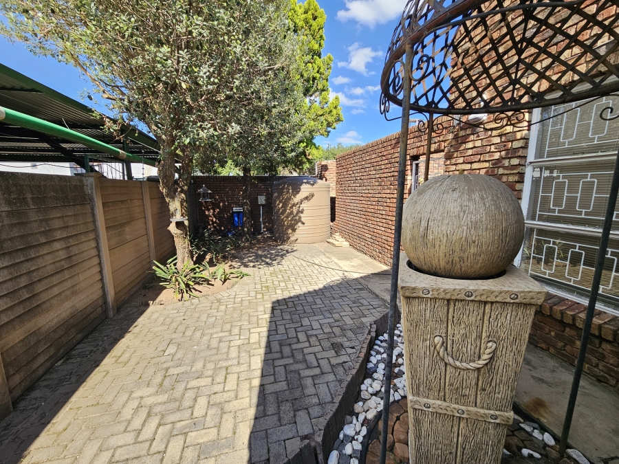 5 Bedroom Property for Sale in Vanderbijlpark SE 2 Gauteng