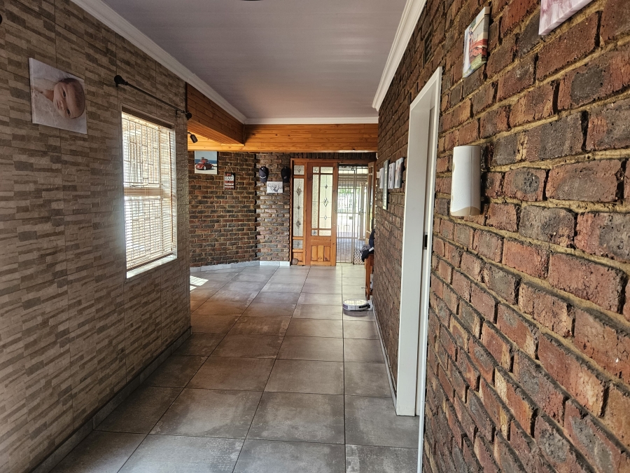 5 Bedroom Property for Sale in Vanderbijlpark SE 2 Gauteng