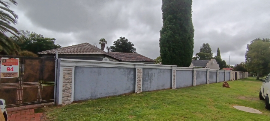 4 Bedroom Property for Sale in Crystal Park Gauteng