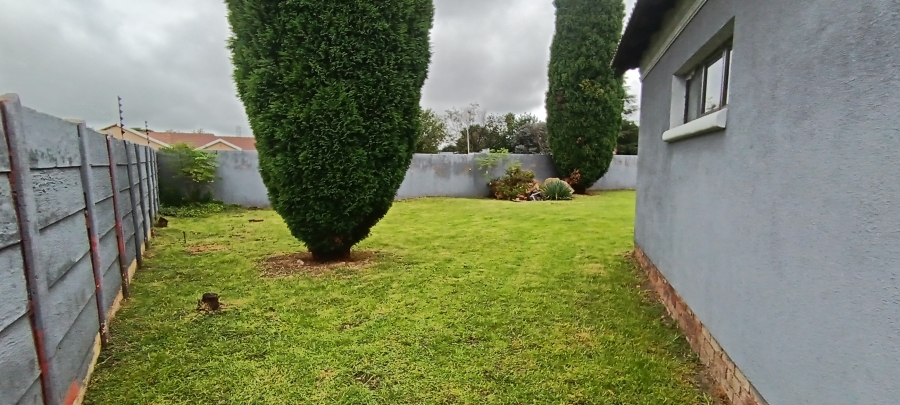 4 Bedroom Property for Sale in Crystal Park Gauteng