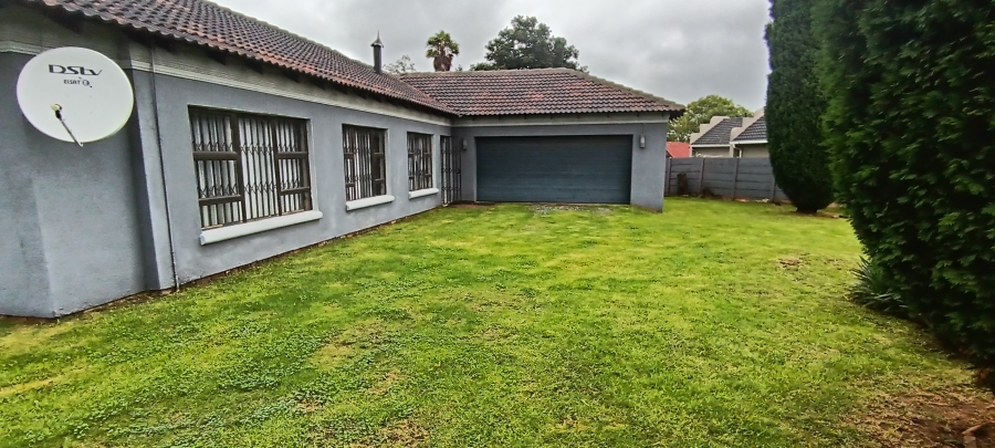 4 Bedroom Property for Sale in Crystal Park Gauteng