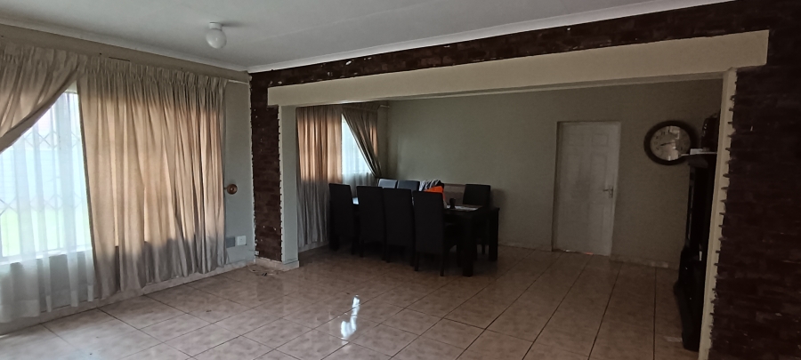 4 Bedroom Property for Sale in Crystal Park Gauteng