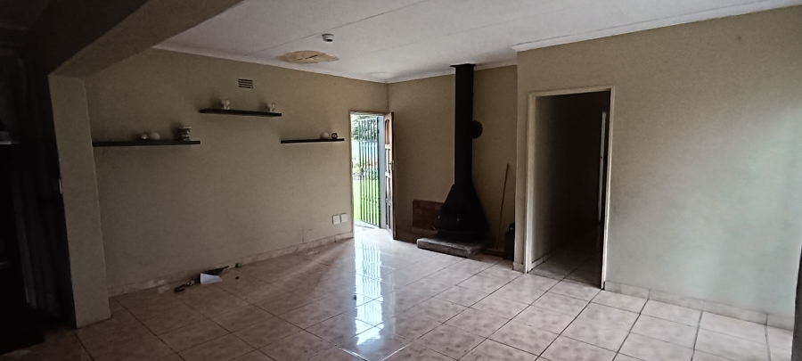 4 Bedroom Property for Sale in Crystal Park Gauteng