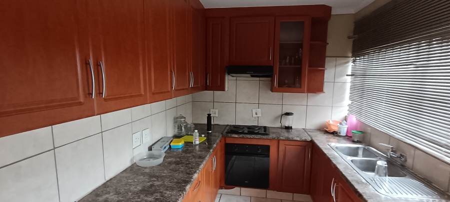 4 Bedroom Property for Sale in Crystal Park Gauteng