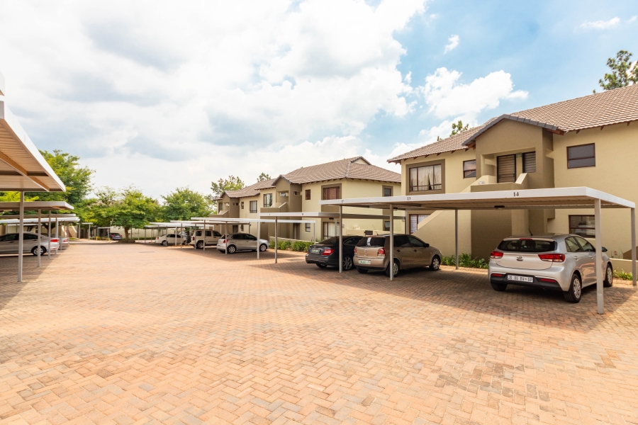 2 Bedroom Property for Sale in Broadacres Gauteng