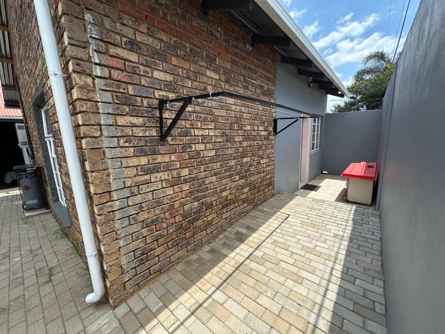 To Let 1 Bedroom Property for Rent in Moregloed Gauteng