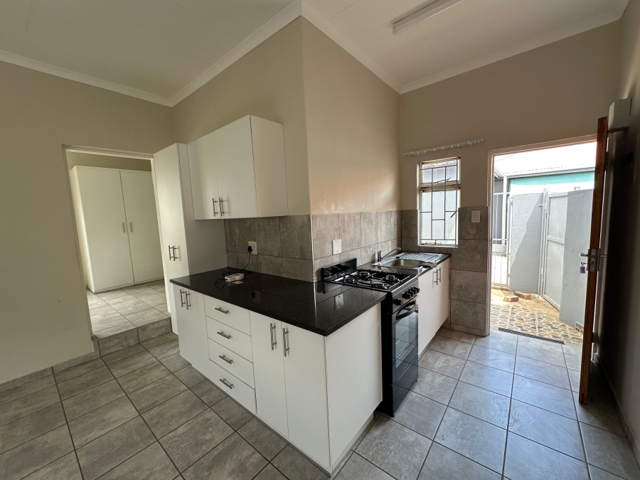 To Let 1 Bedroom Property for Rent in Moregloed Gauteng