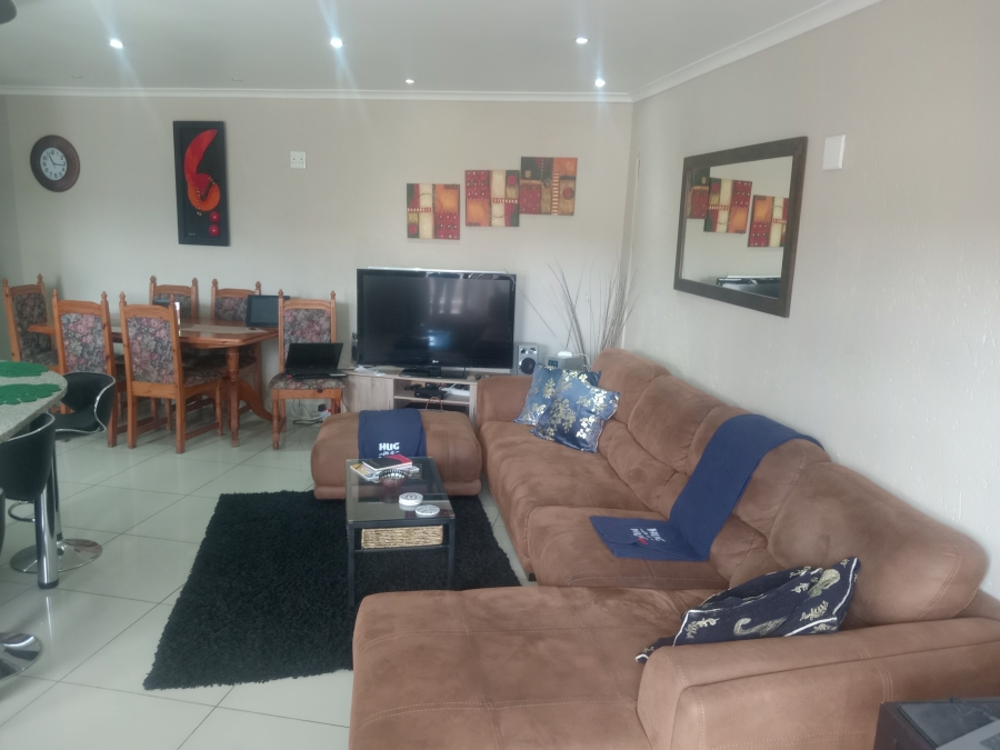 To Let 3 Bedroom Property for Rent in Rangeview Gauteng