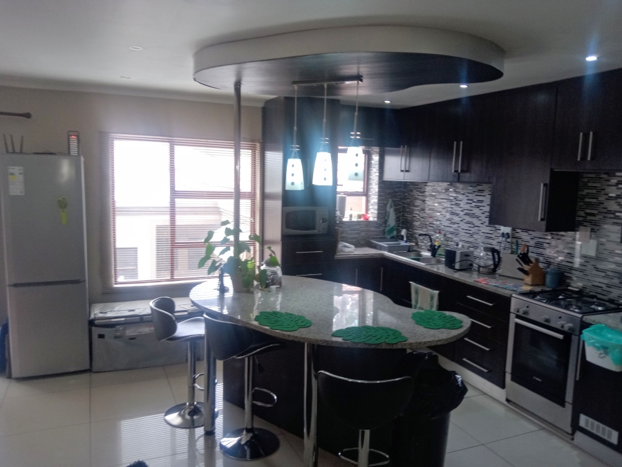 To Let 3 Bedroom Property for Rent in Rangeview Gauteng