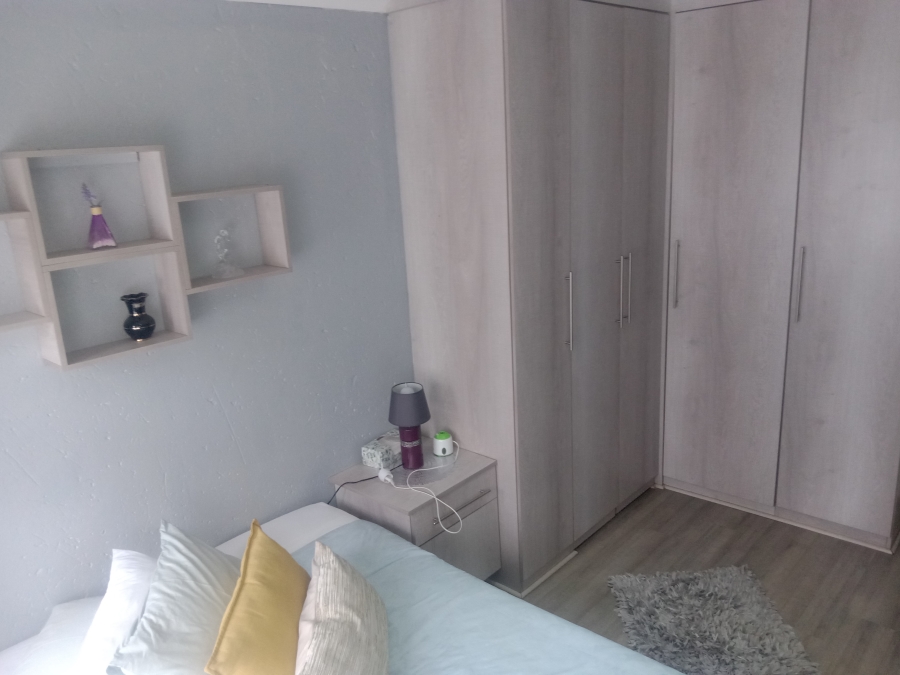 To Let 3 Bedroom Property for Rent in Rangeview Gauteng