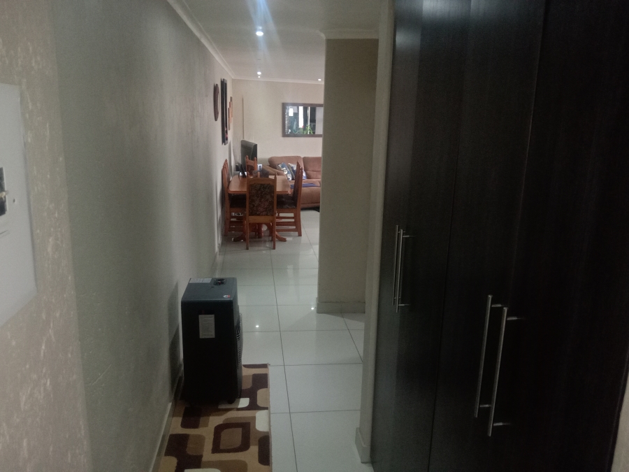 To Let 3 Bedroom Property for Rent in Rangeview Gauteng