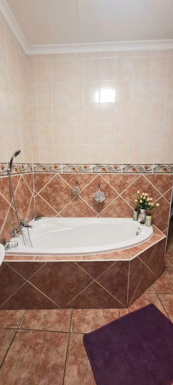 3 Bedroom Property for Sale in Vanderbijlpark SE 2 Gauteng