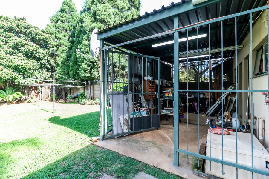 4 Bedroom Property for Sale in Les Marais Gauteng