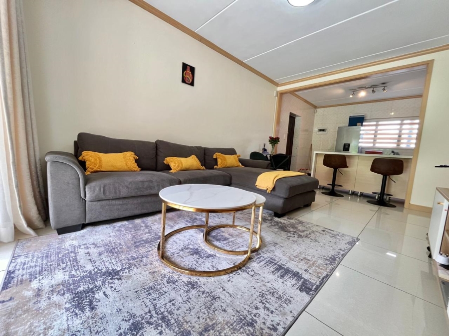 2 Bedroom Property for Sale in Broadacres Gauteng