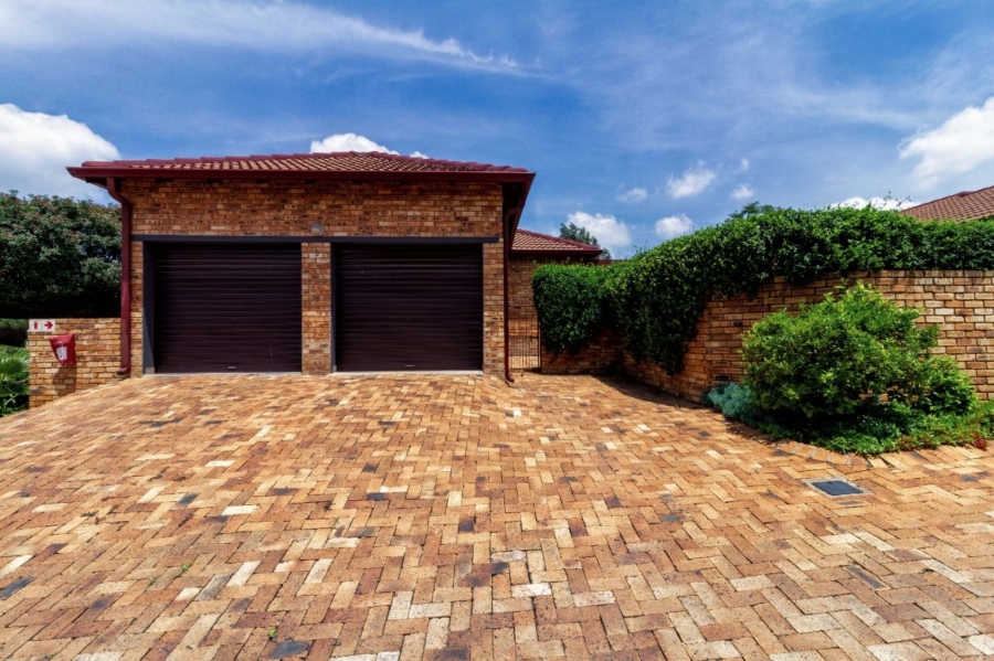 2 Bedroom Property for Sale in Olivedale Gauteng