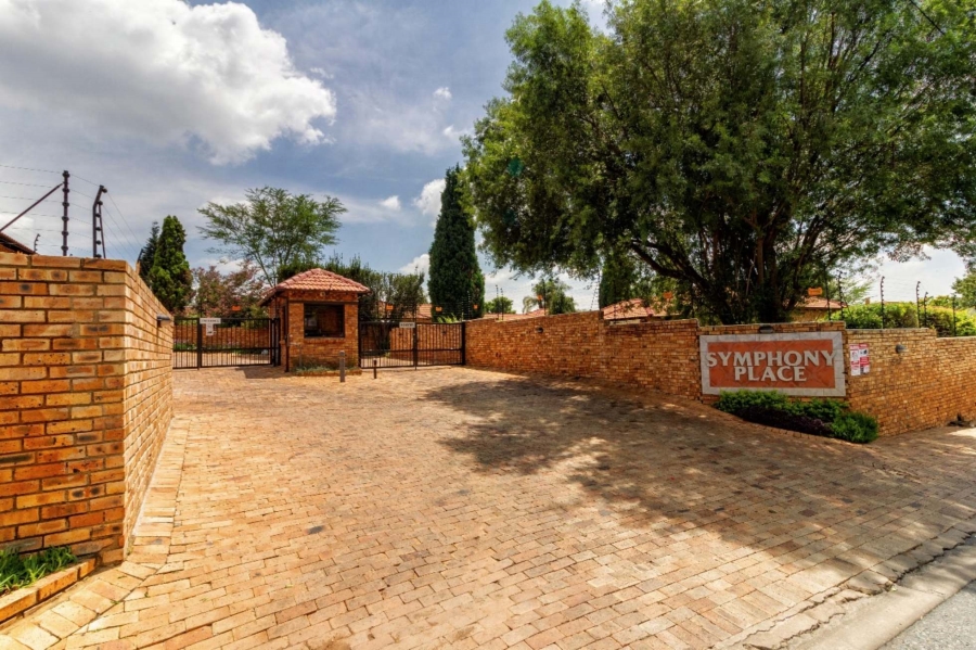 2 Bedroom Property for Sale in Olivedale Gauteng