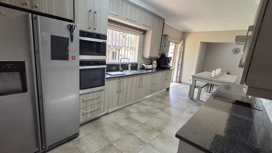 4 Bedroom Property for Sale in Magalieskruin Gauteng