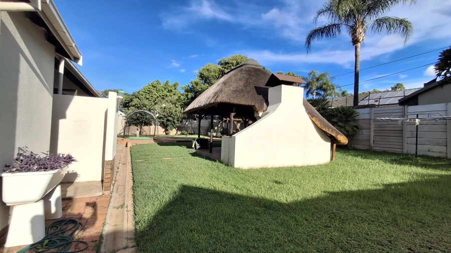 4 Bedroom Property for Sale in Magalieskruin Gauteng