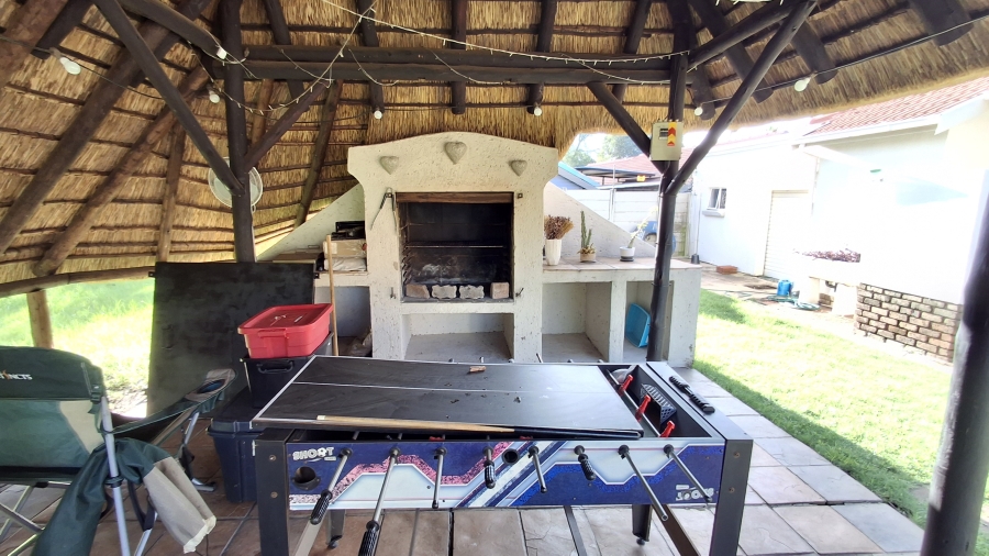 4 Bedroom Property for Sale in Magalieskruin Gauteng