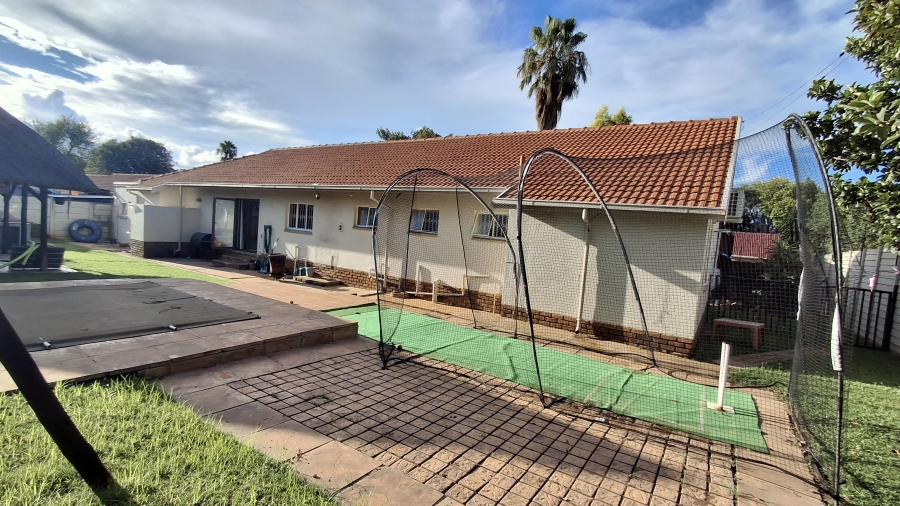 4 Bedroom Property for Sale in Magalieskruin Gauteng