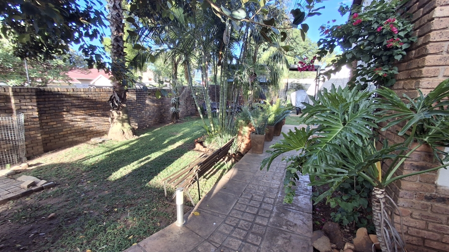 4 Bedroom Property for Sale in Magalieskruin Gauteng