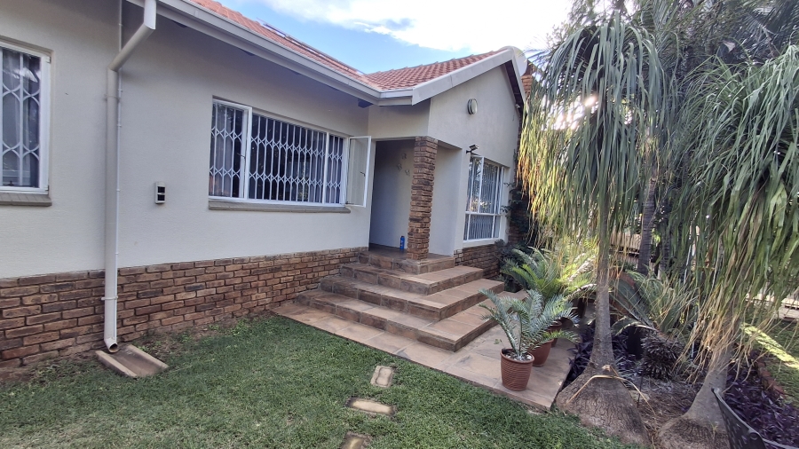 4 Bedroom Property for Sale in Magalieskruin Gauteng