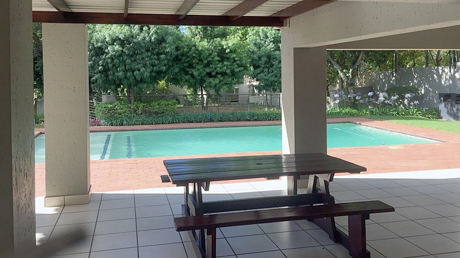 1 Bedroom Property for Sale in Lonehill Gauteng